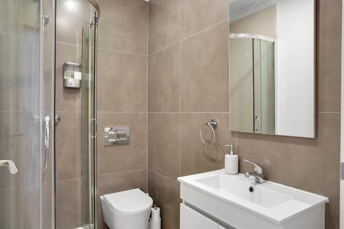 Modern 2 Bedroom Apartment In Estrela With Outside Terrace! Amazing For Families, Couples, Friends Lisboa Exterior foto