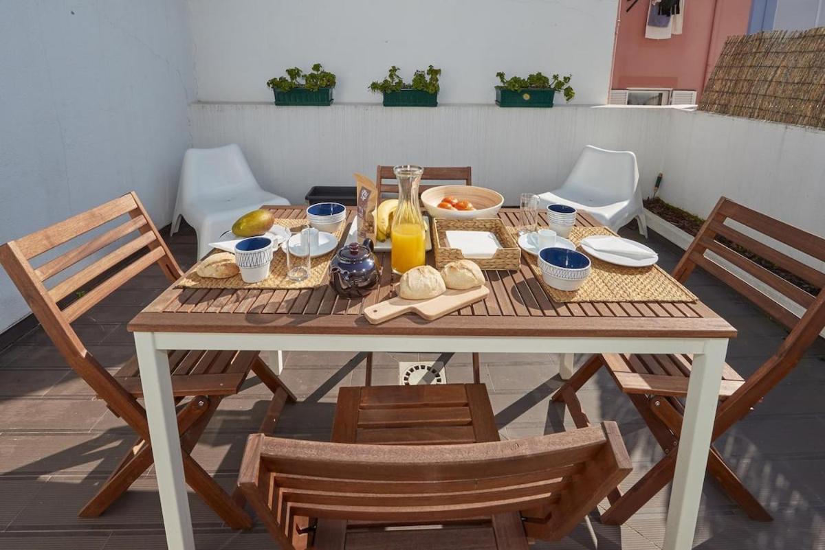 Modern 2 Bedroom Apartment In Estrela With Outside Terrace! Amazing For Families, Couples, Friends Lisboa Exterior foto