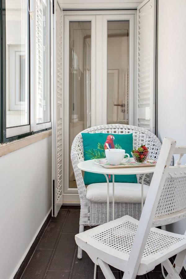 Modern 2 Bedroom Apartment In Estrela With Outside Terrace! Amazing For Families, Couples, Friends Lisboa Exterior foto